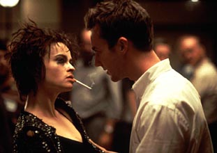 Helena Bonham Carterov a Edward Norton ve filmu Klub rv