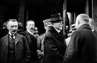 Nvrat z exilu  21. prosince 1918 pijd T. G. Masaryk do Prahy. Vtaj ho pedstavitel eskoslovenskho nrodnho vboru