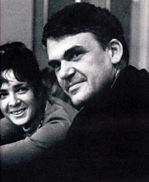 Milan Kundera s manelkou Vrou v roce 1973