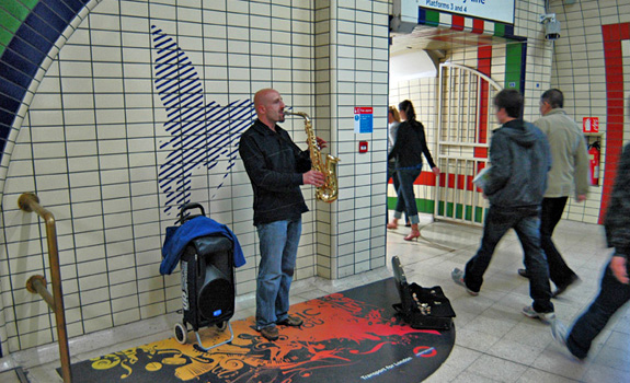 Hudebnci pat neodmysliteln ke koloritu londnsk podzemn drhy